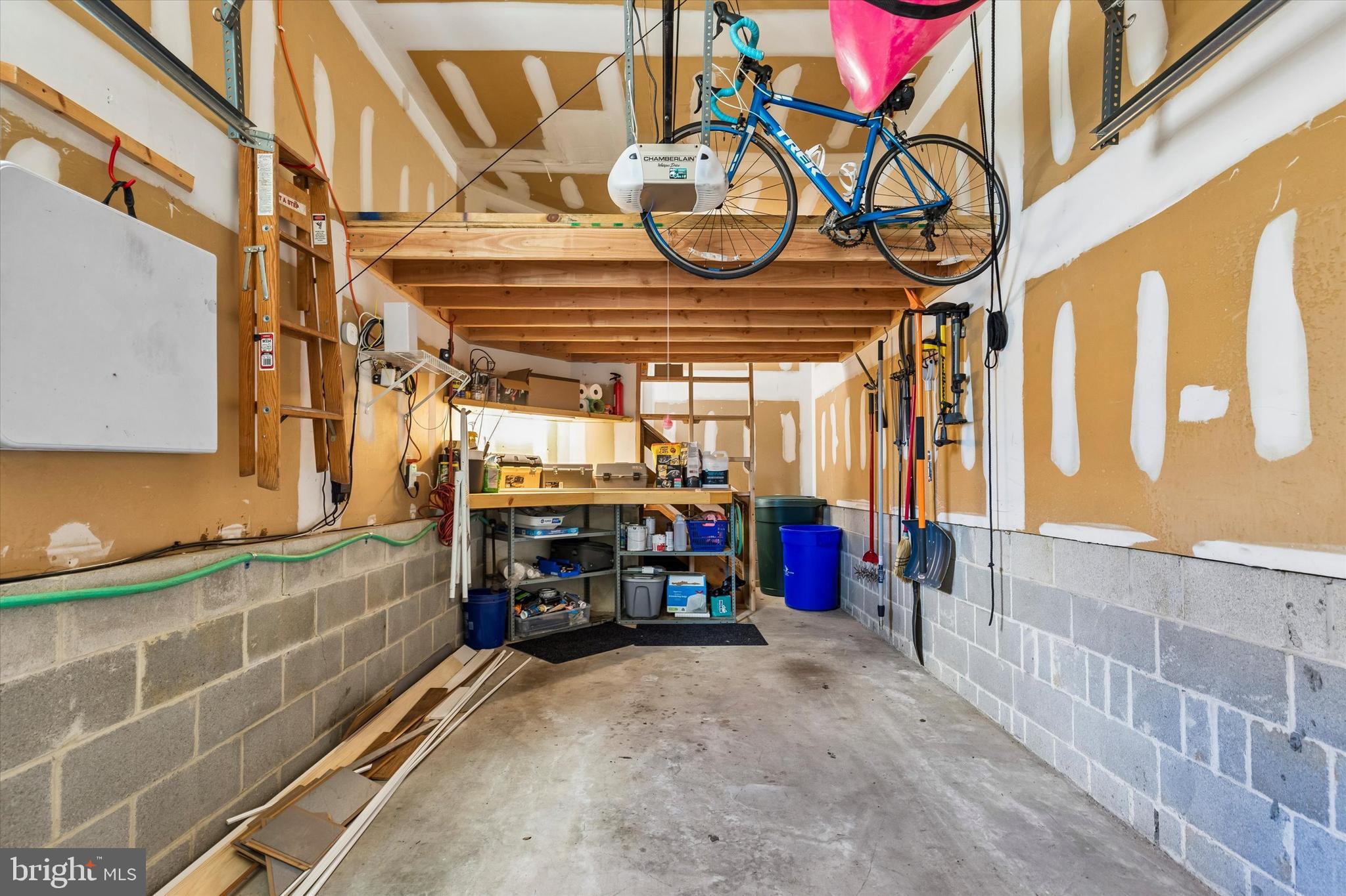 THORNHILL - Residential