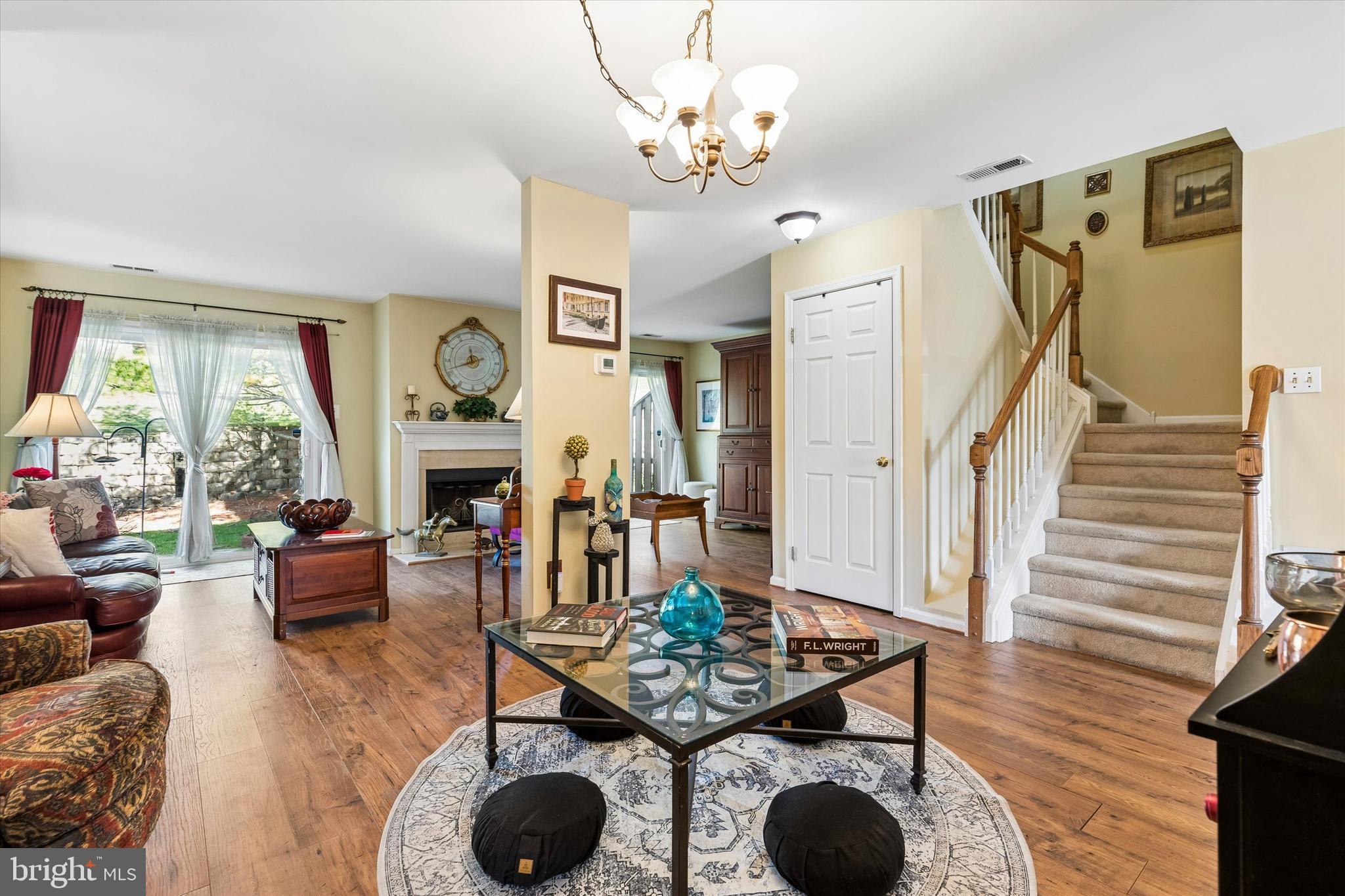 THORNHILL - Residential