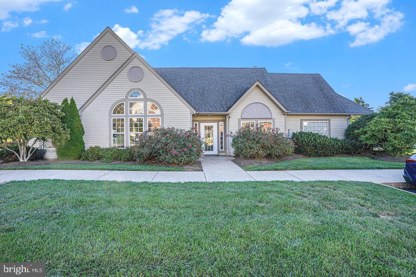 THORNHILL - Residential