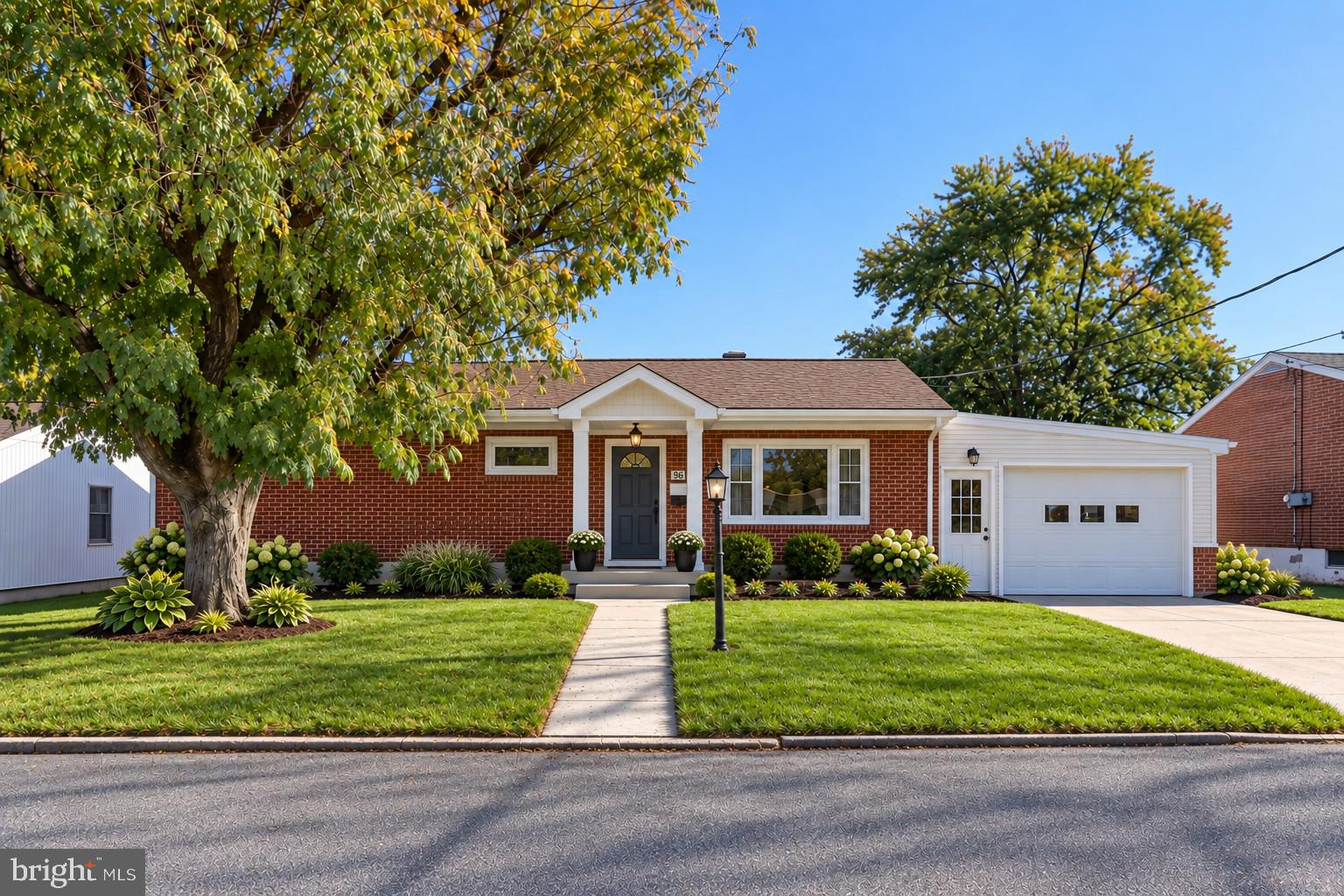 904 S 4TH AVENUE