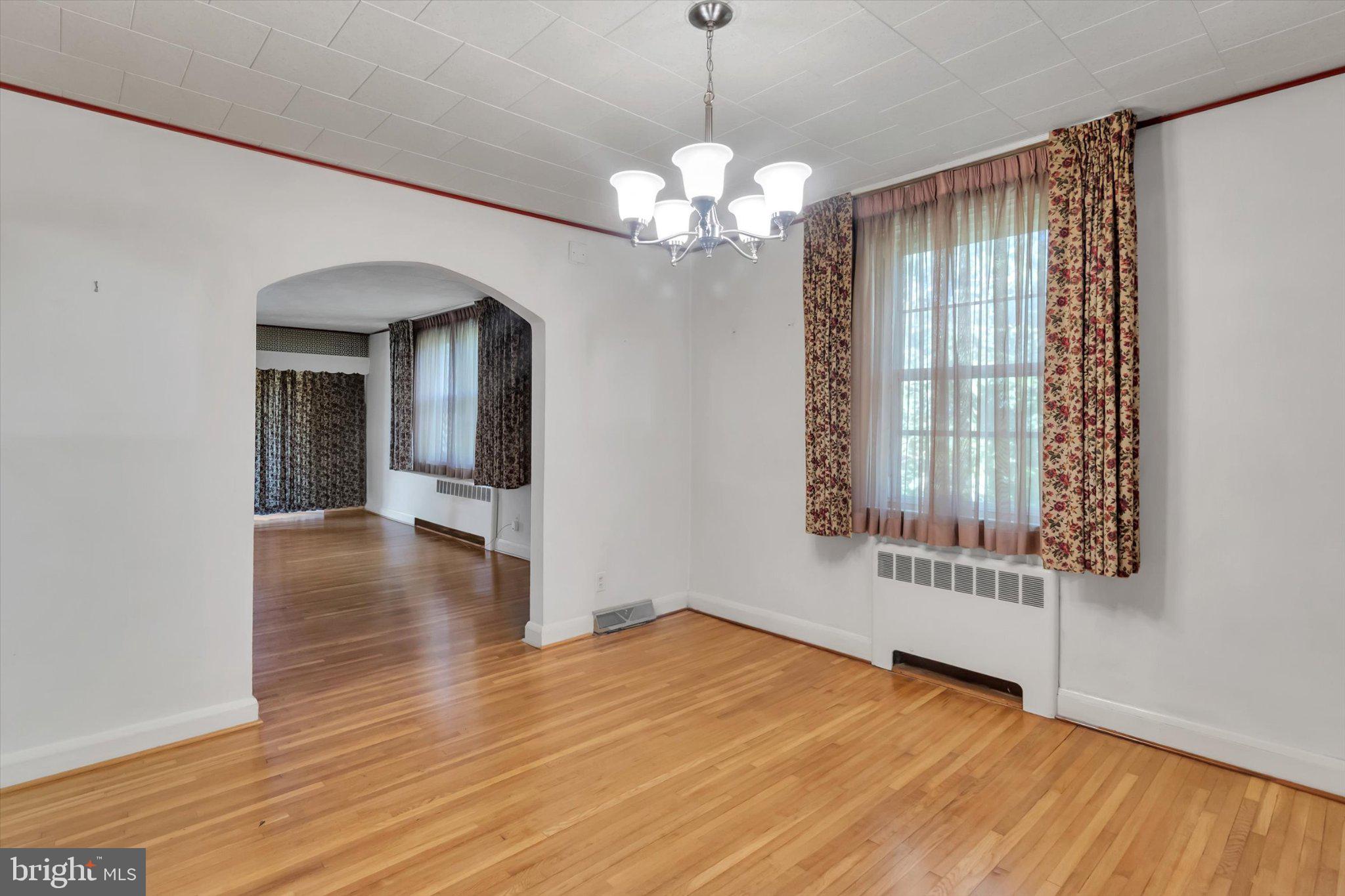 1807 SUNNYSIDE LANE