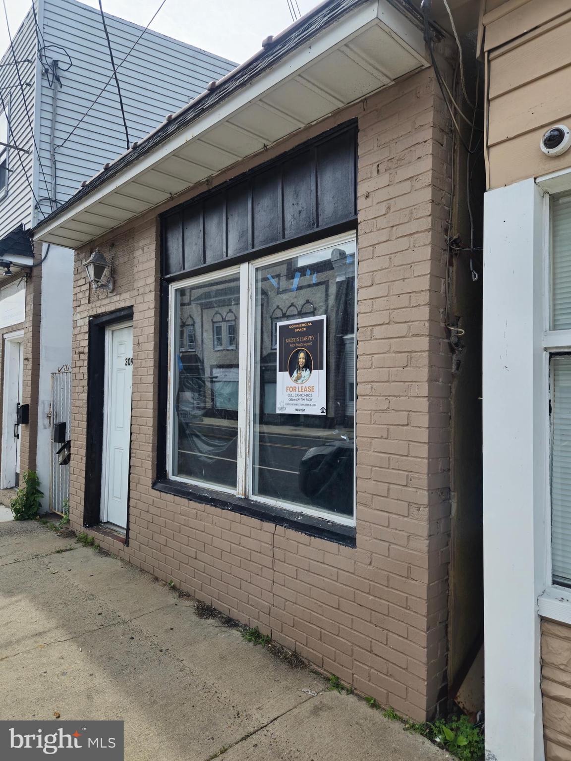 309 WARREN STREET