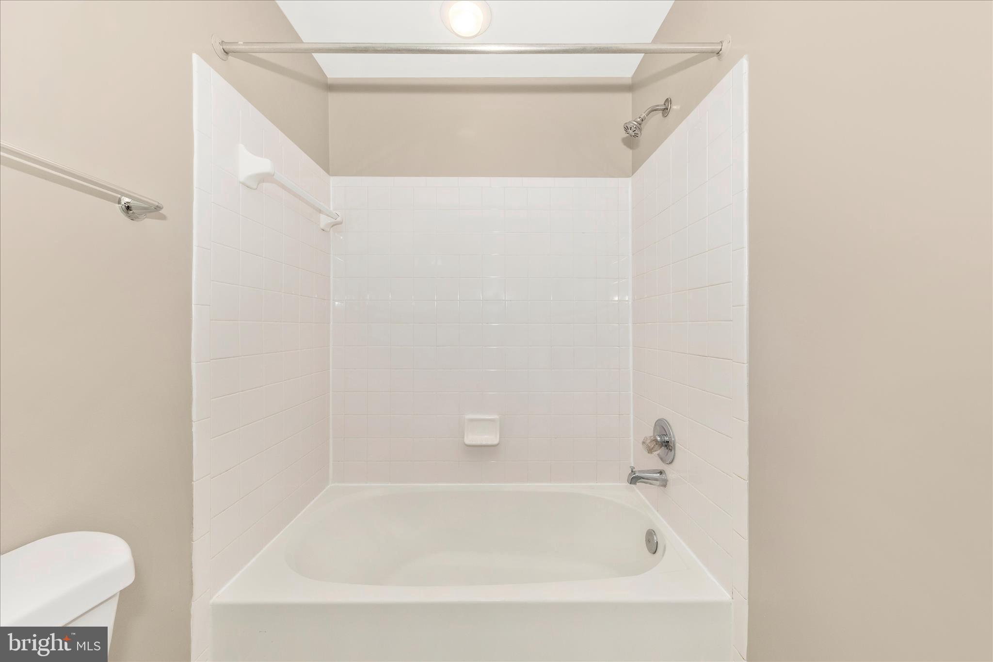 CLOVERLEAF CENTER - Residential Lease