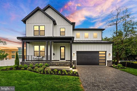 7717 FISHER DRIVE FALLS CHURCH VA 22043