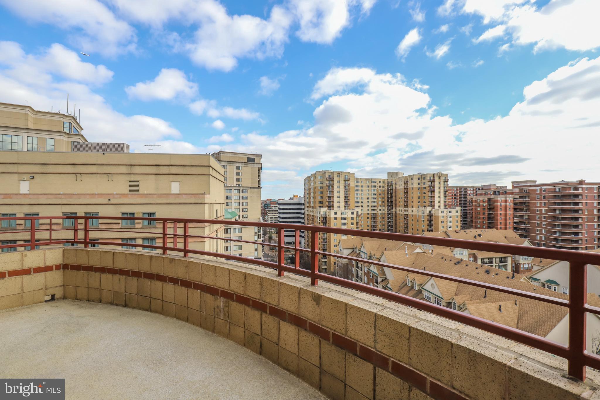 CHARLESTON CONDO - Residential Lease