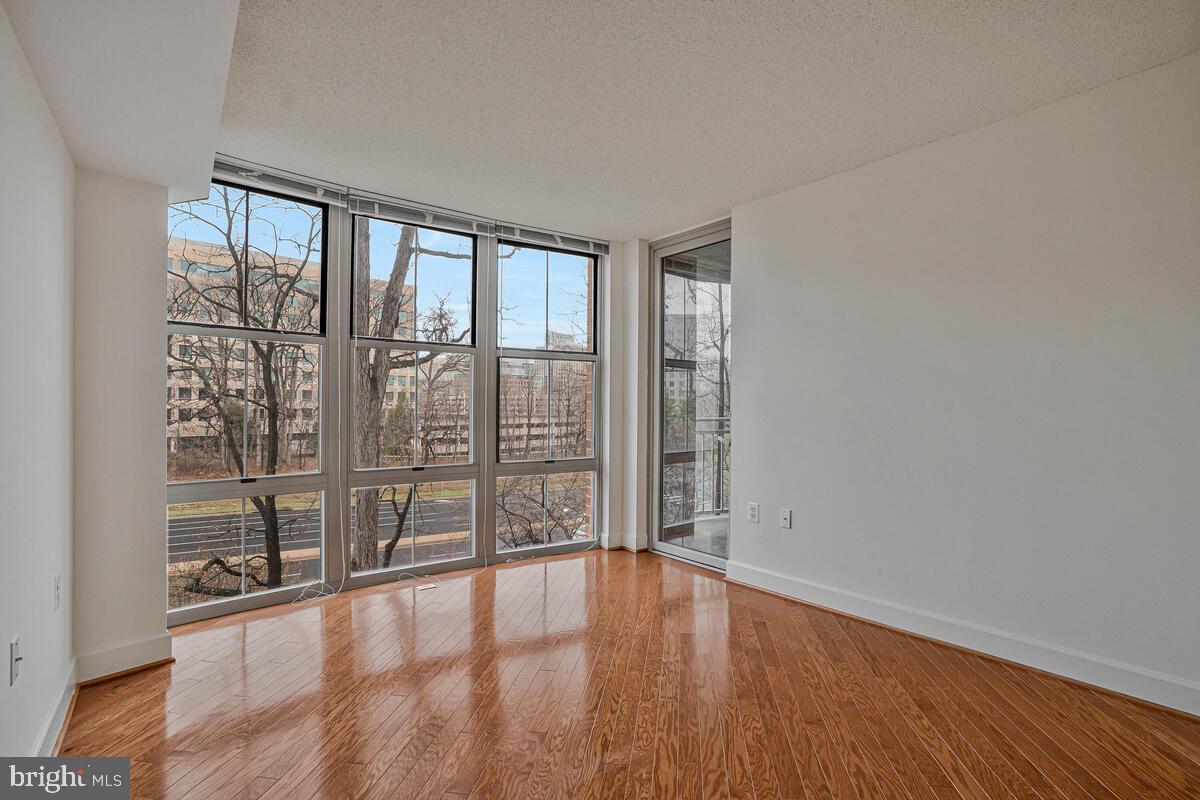 CARLTON HOUSE - Residential