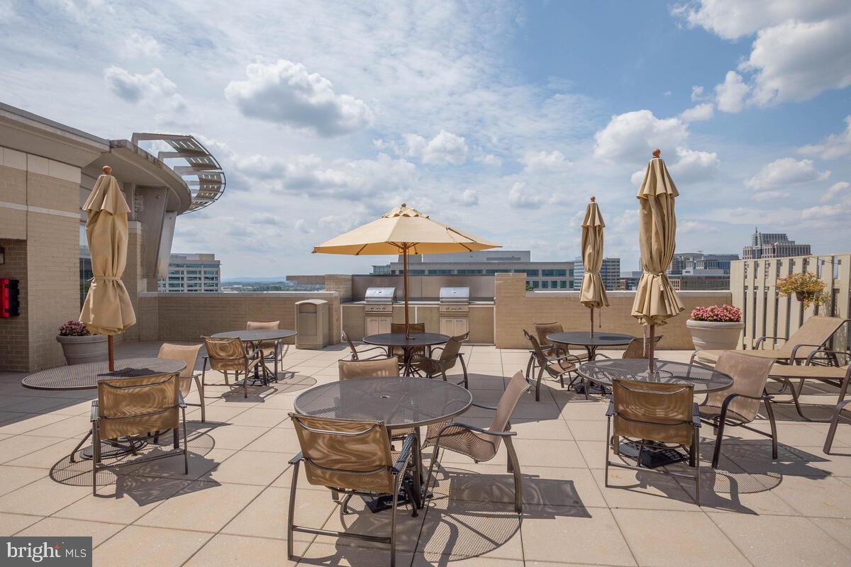 CARLTON HOUSE - Residential