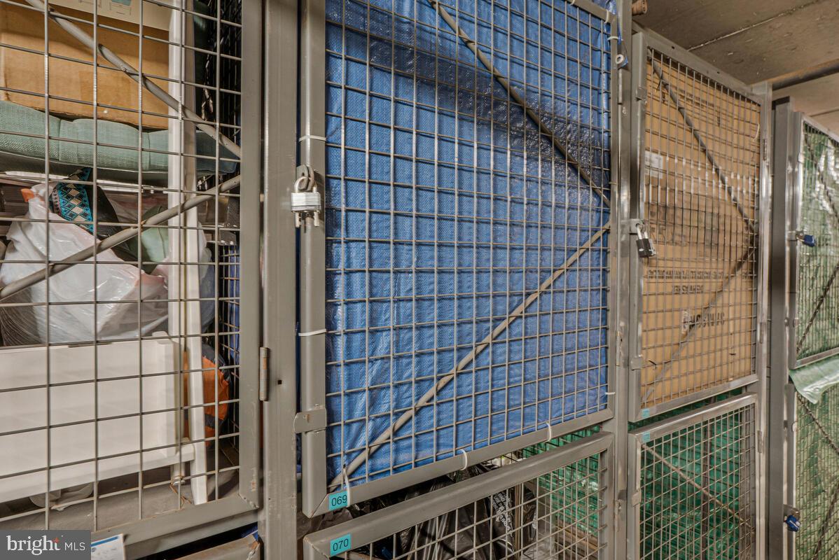 CARLTON HOUSE - Residential