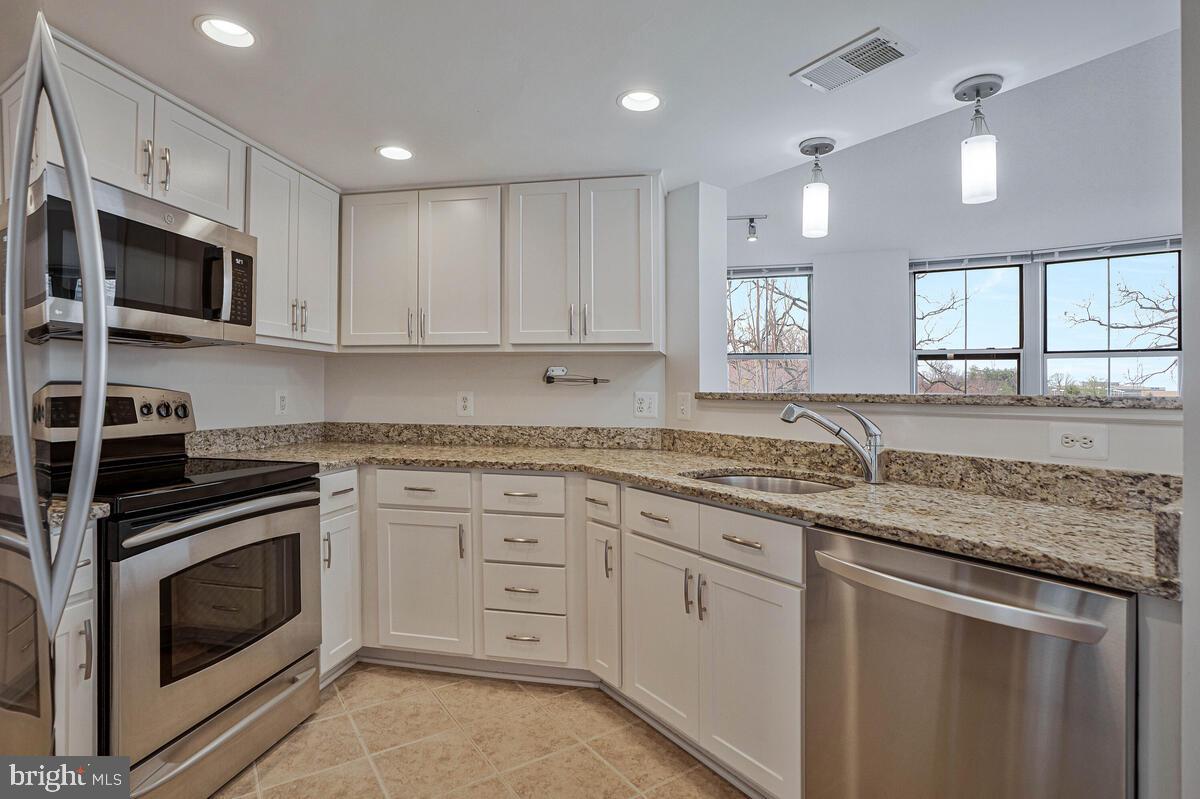 CARLTON HOUSE - Residential