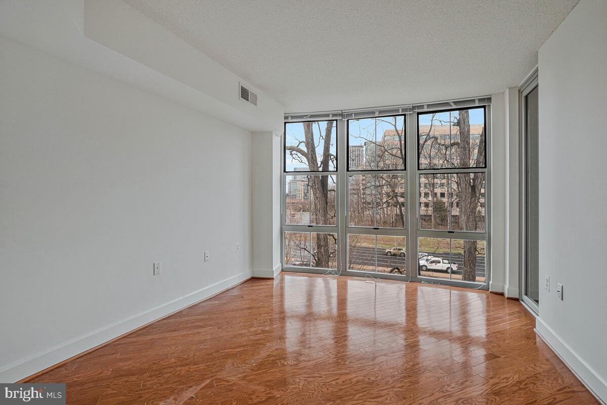 CARLTON HOUSE - Residential