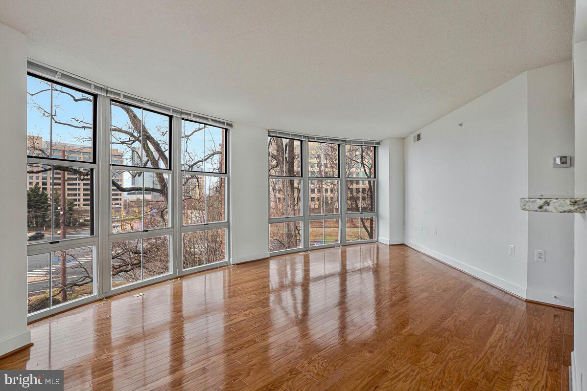 CARLTON HOUSE - Residential