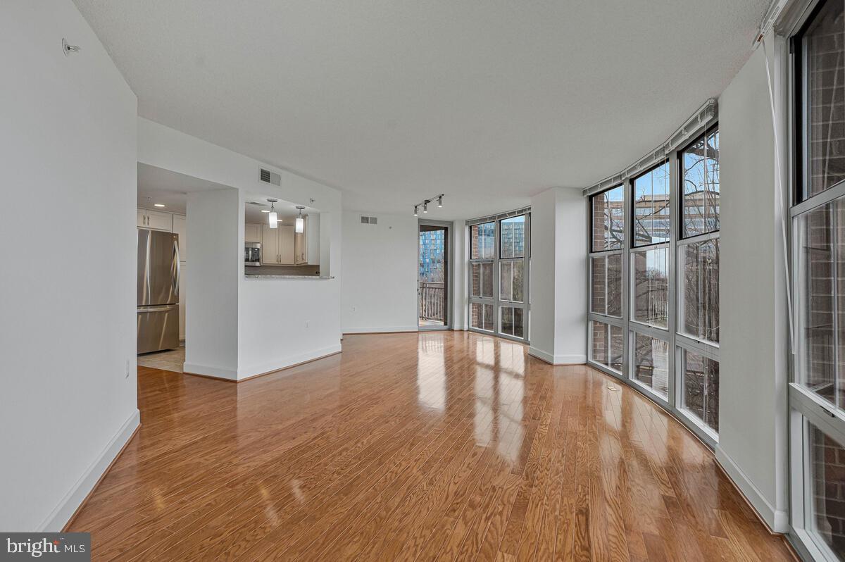 CARLTON HOUSE - Residential