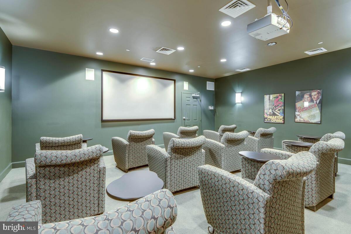 CARLTON HOUSE - Residential