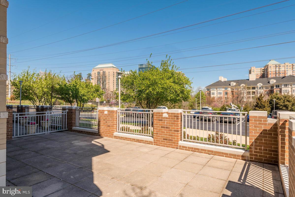 CARLTON HOUSE - Residential