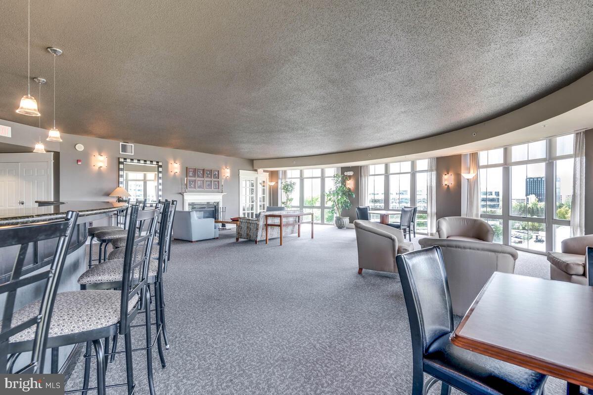 CARLTON HOUSE - Residential