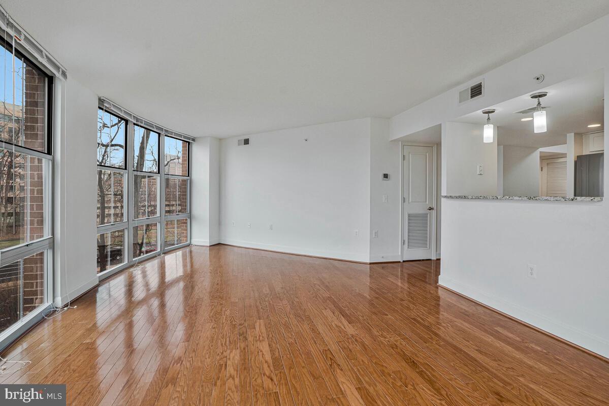 CARLTON HOUSE - Residential