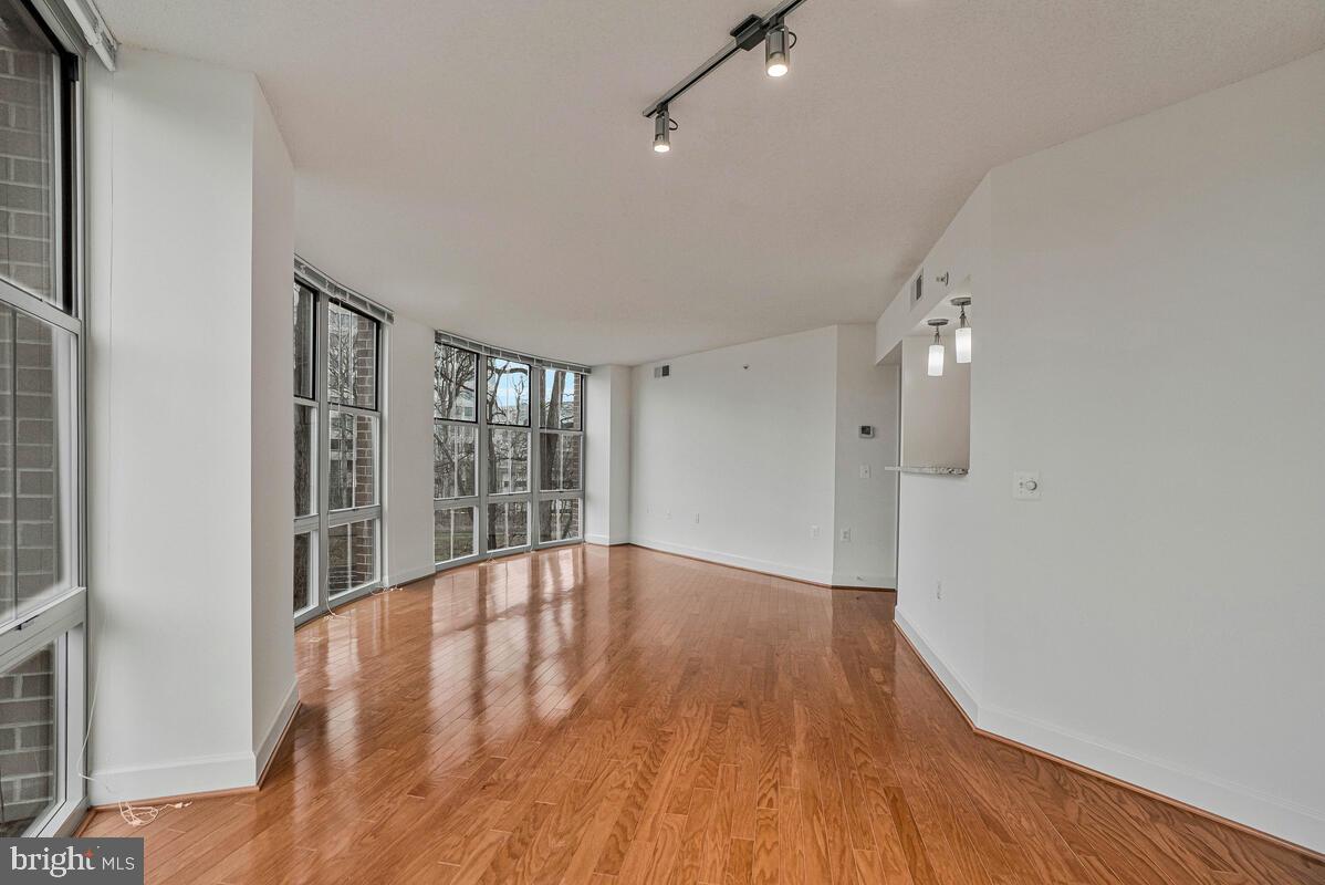 CARLTON HOUSE - Residential