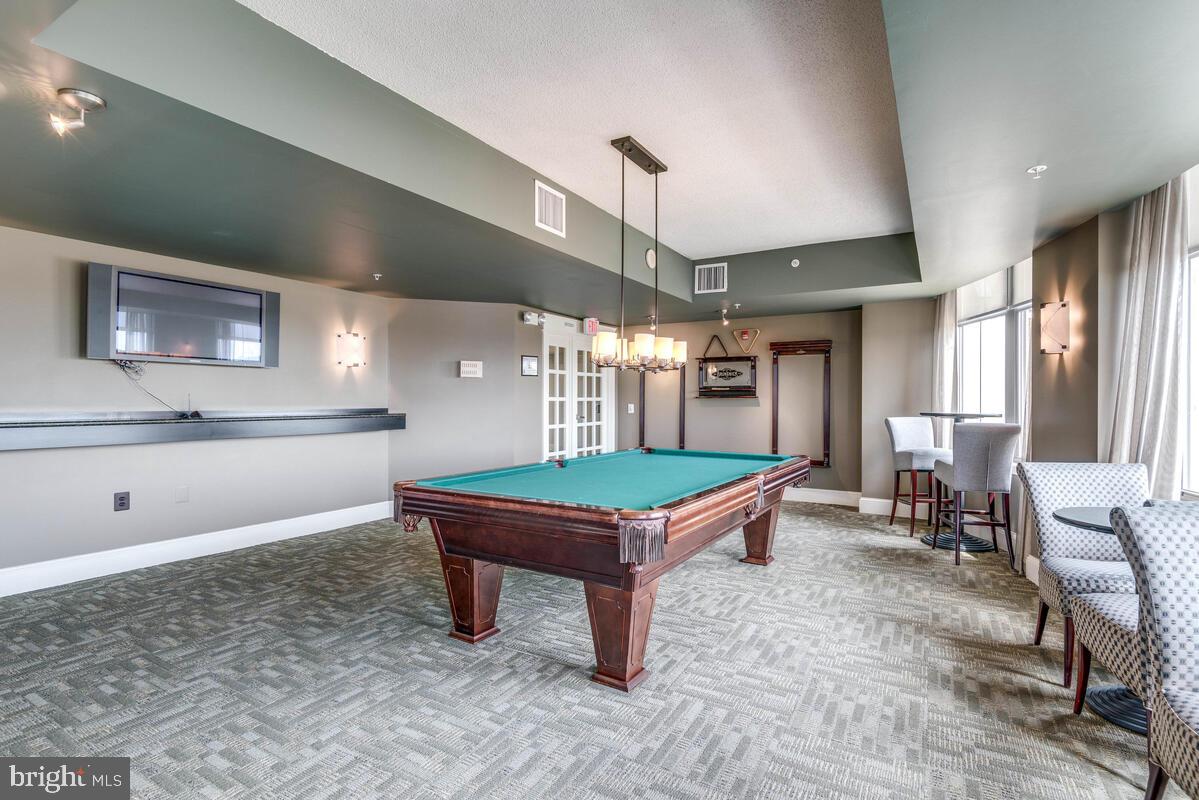 CARLTON HOUSE - Residential