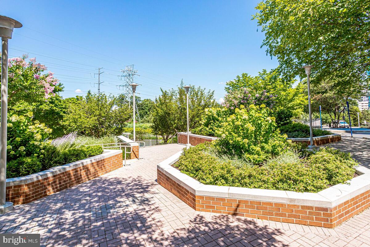 CARLTON HOUSE - Residential