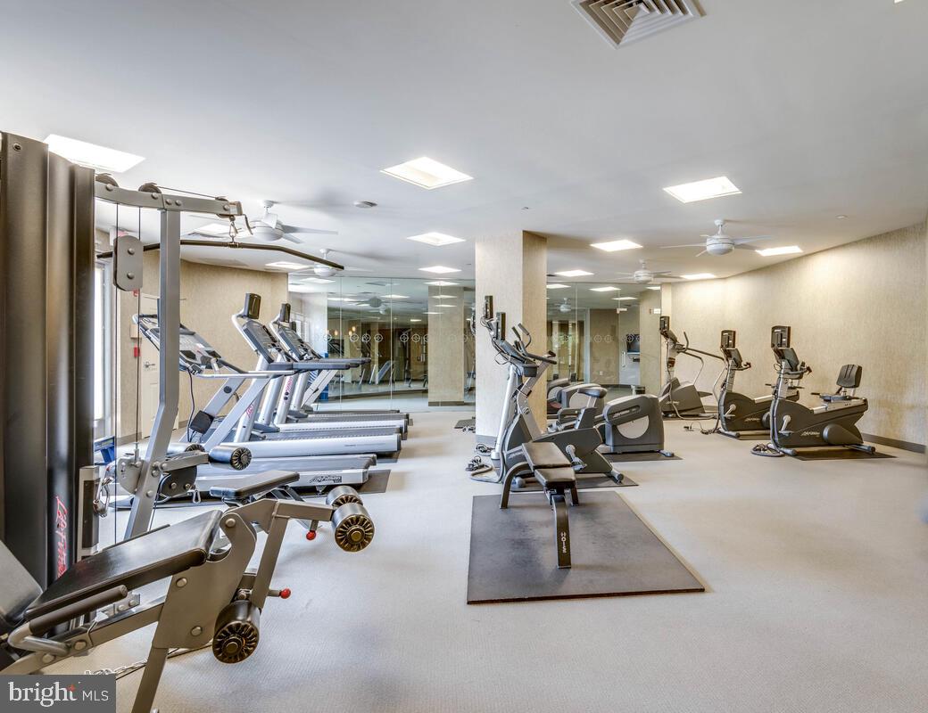 CARLTON HOUSE - Residential