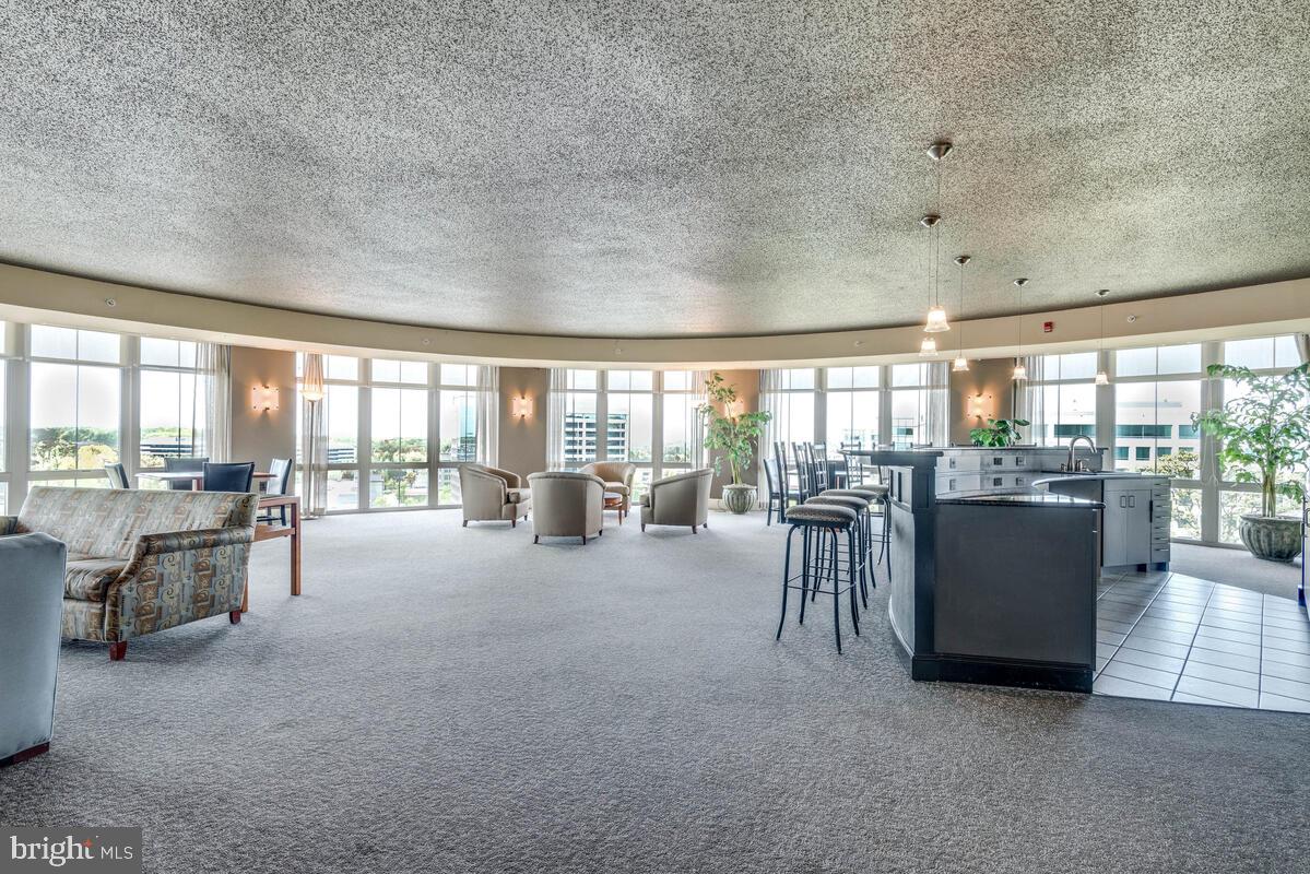 CARLTON HOUSE - Residential