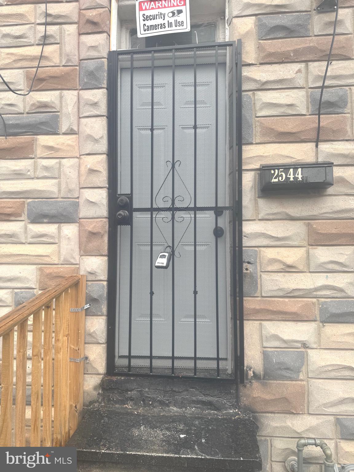 Looking for an affordable first time home or an opportunity to build a rental portfolio? Close shopping, schools and parks.