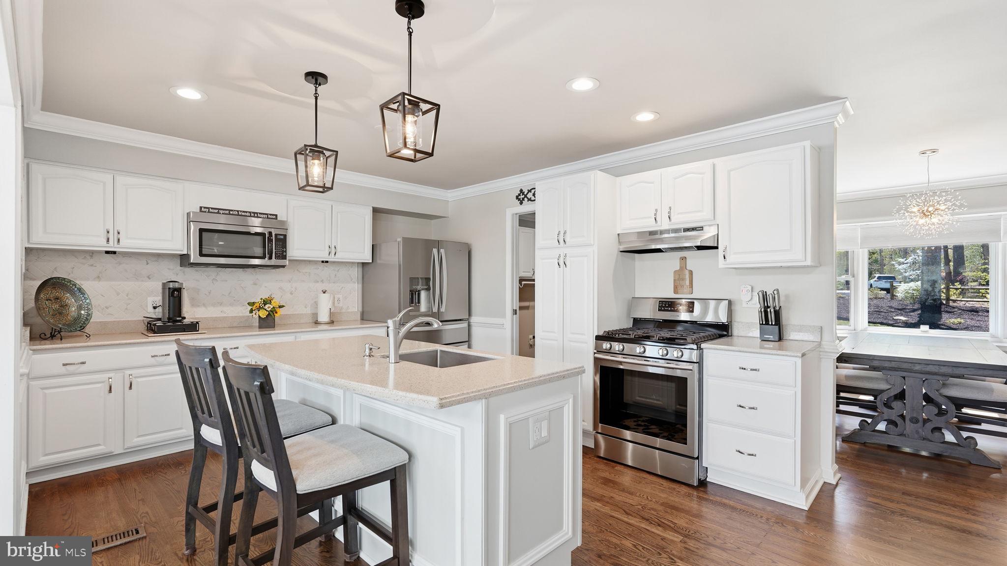 LAKE LAND - Residential