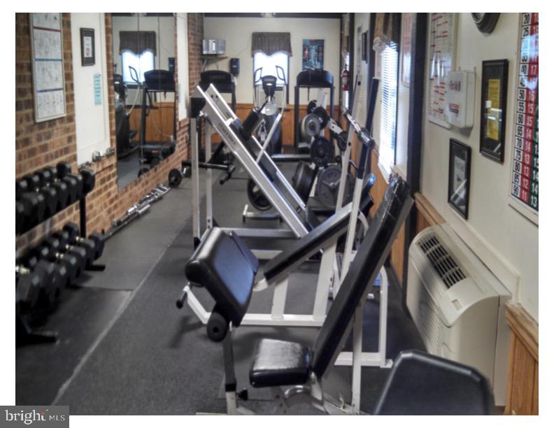 LAKE LAND - Residential