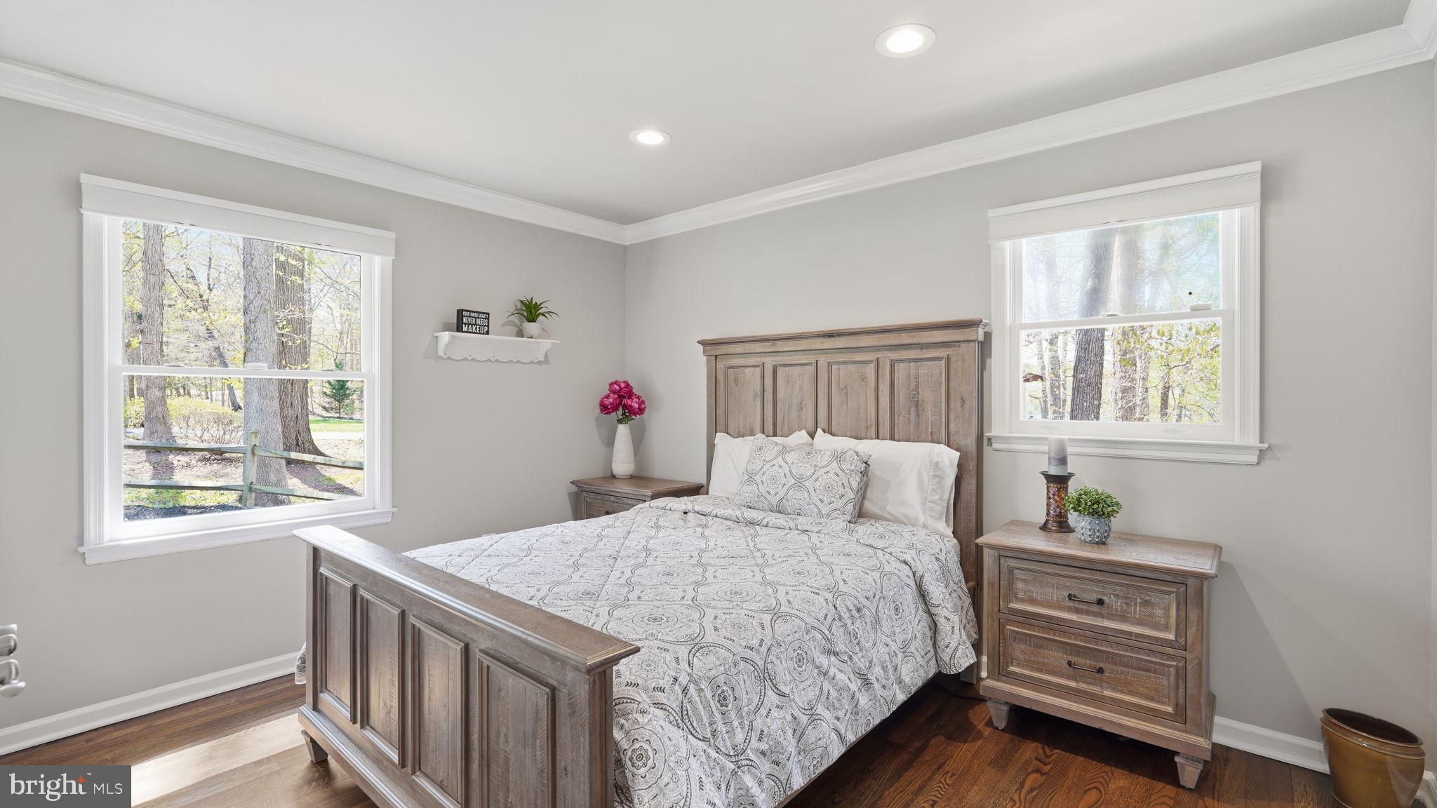 LAKE LAND - Residential