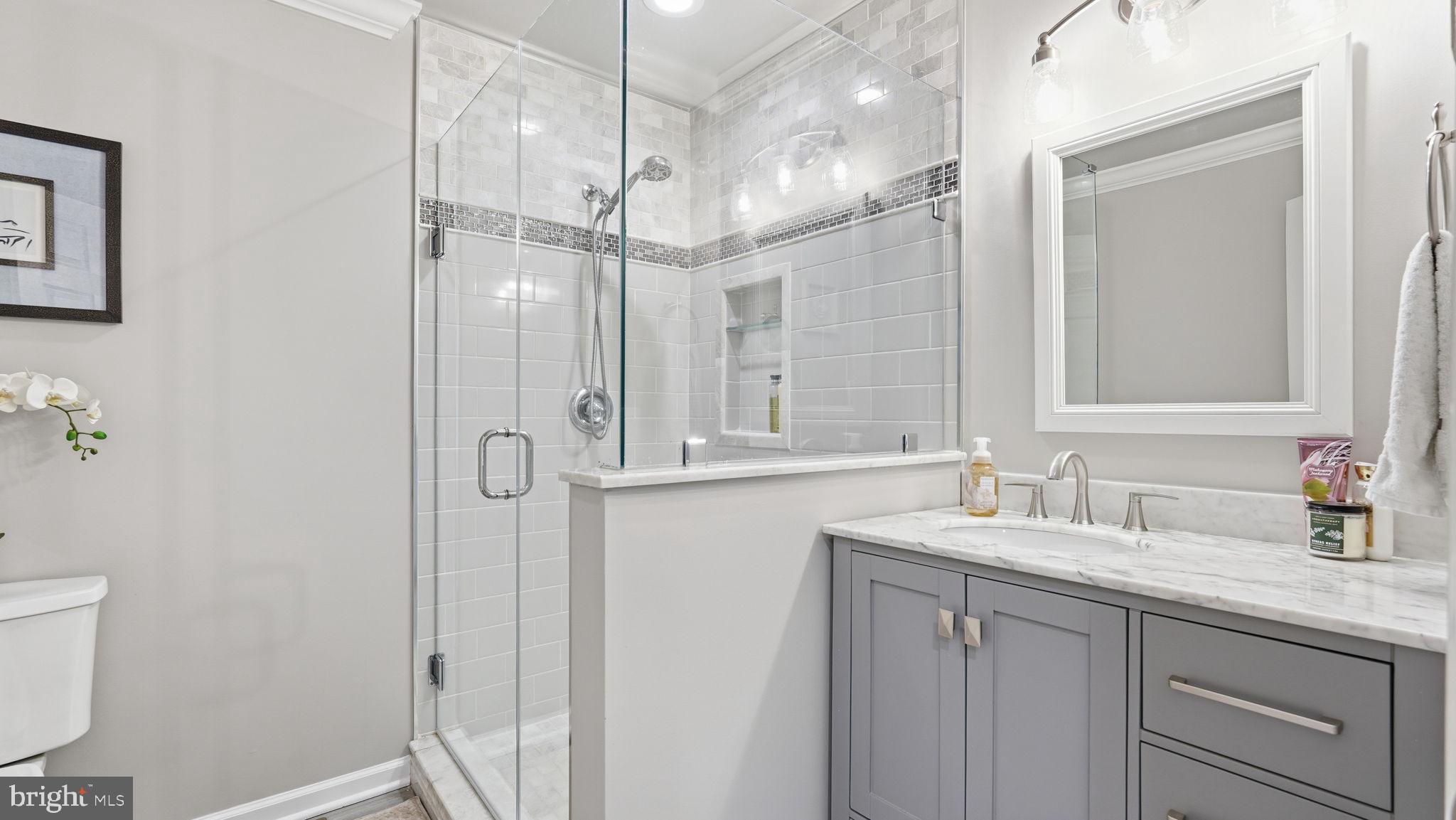 LAKE LAND - Residential