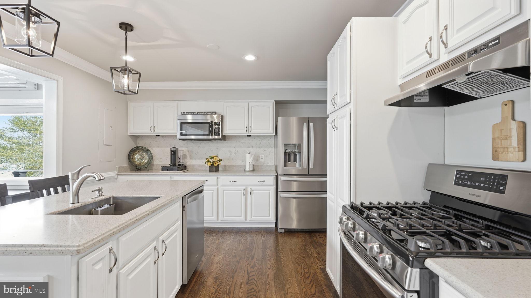 LAKE LAND - Residential