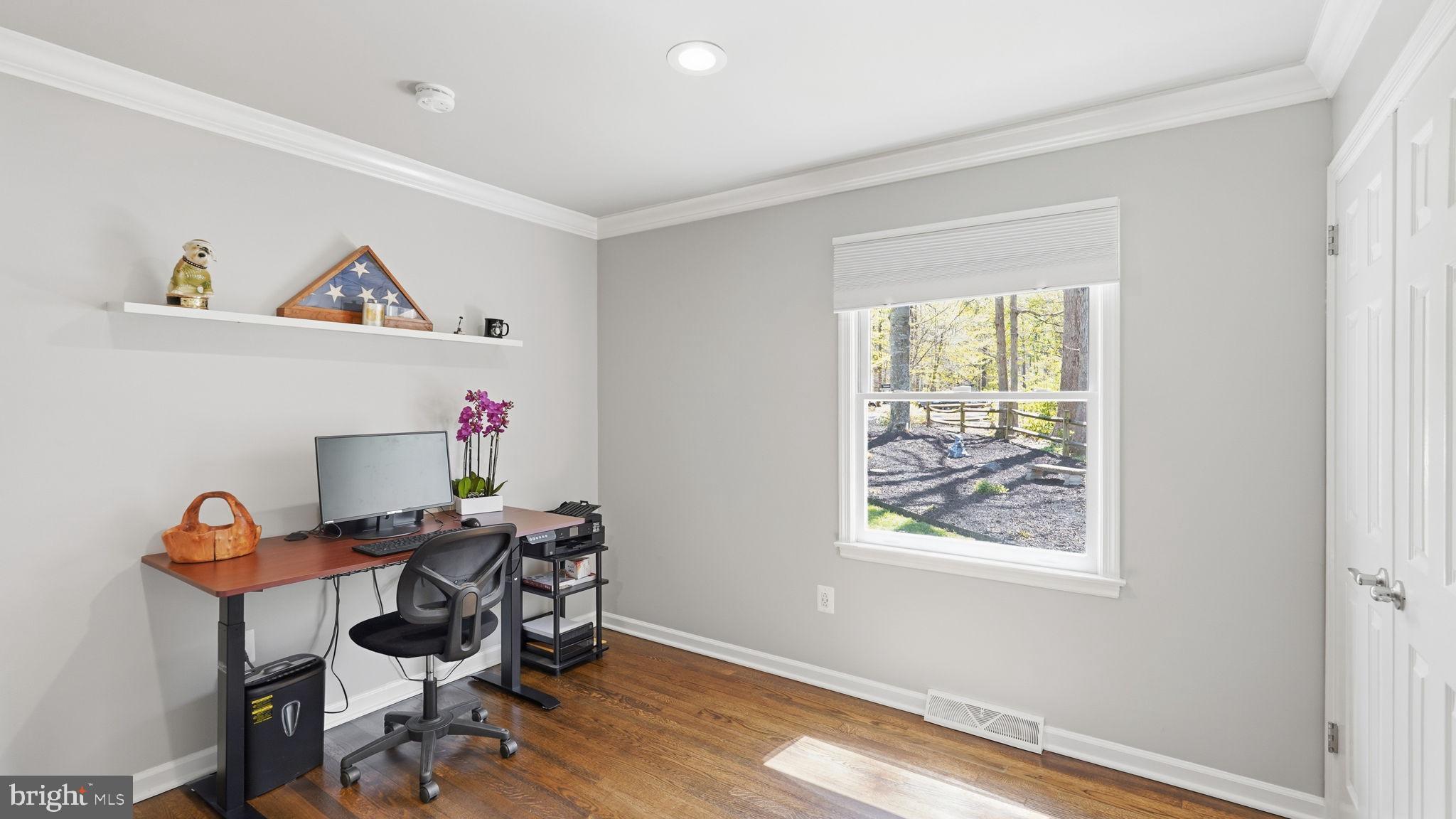 LAKE LAND - Residential