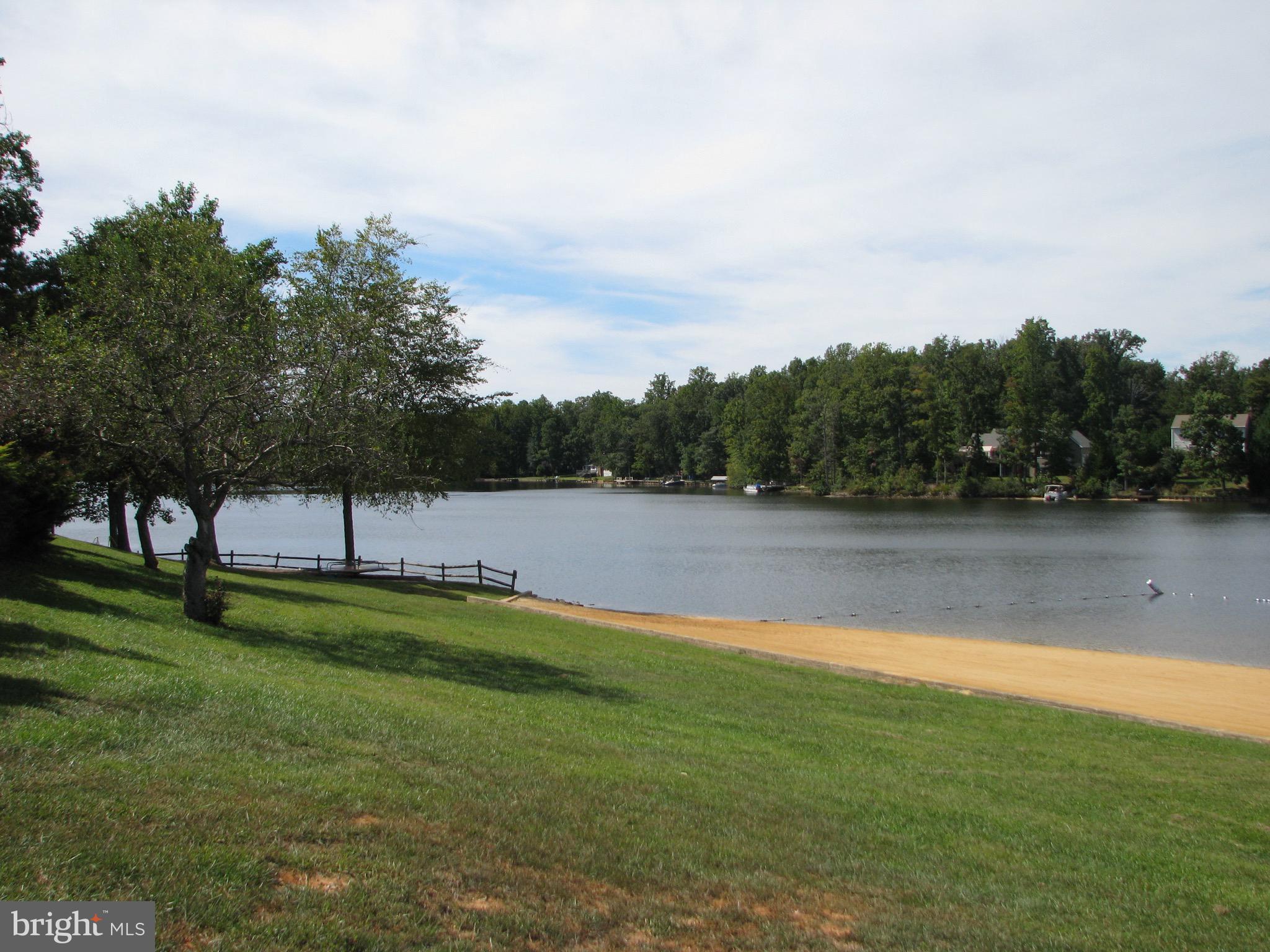 LAKE LAND - Residential