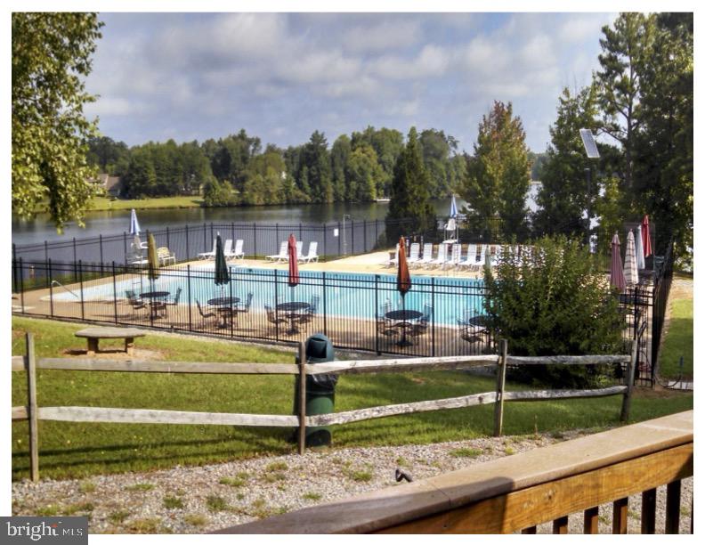 LAKE LAND - Residential