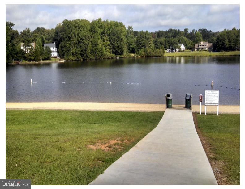 LAKE LAND - Residential