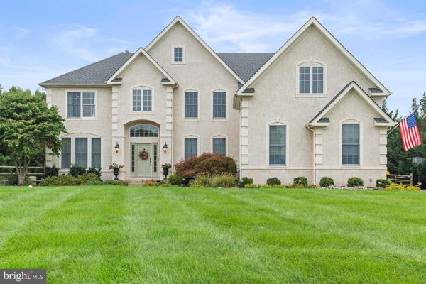 1108 KINGSLEY HALL DR, LANSDALE, PA 19446 - Image ce1393eee50cebd3ff71b0bab4d24ca2/1026356920