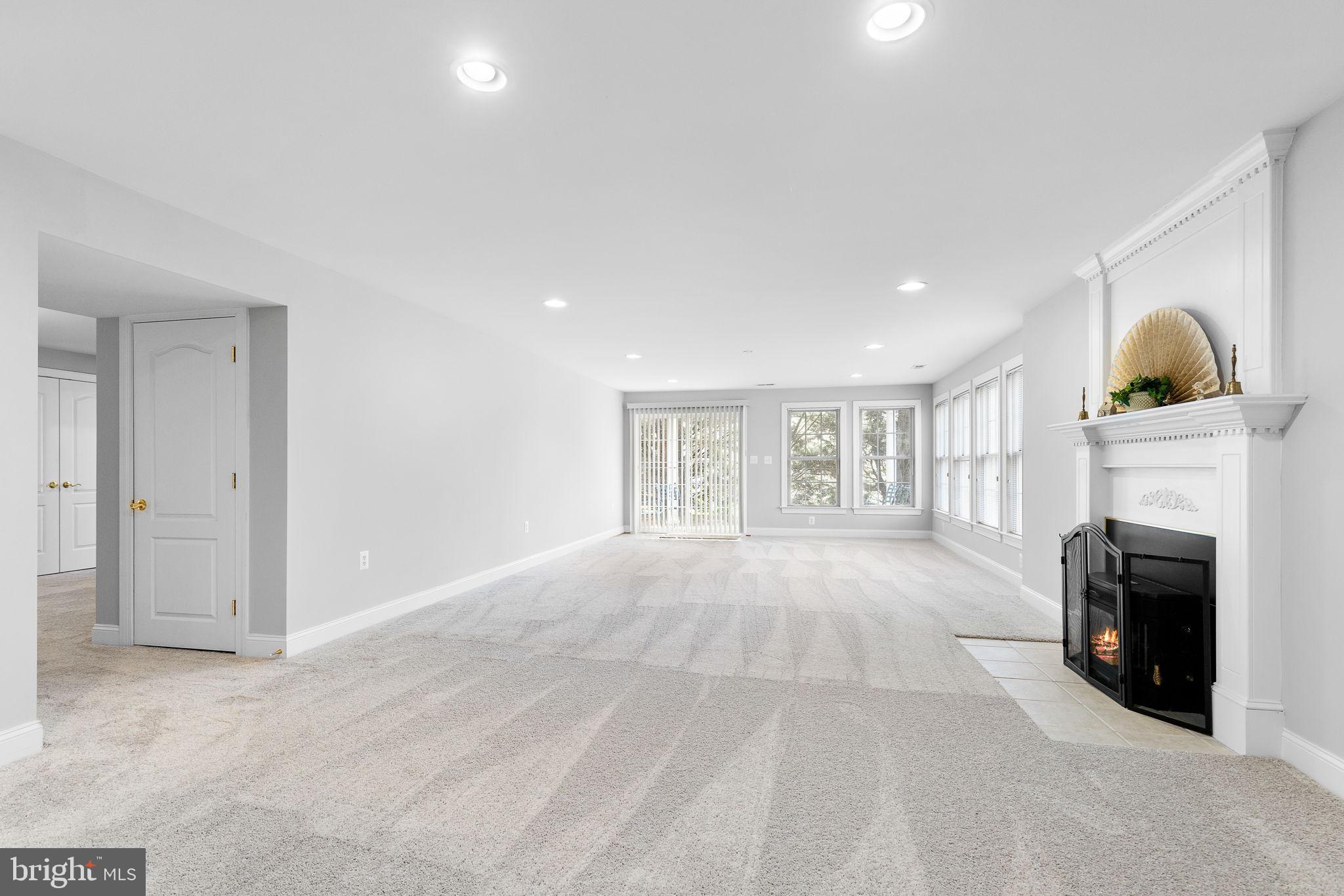 HUNTERS POND - Residential