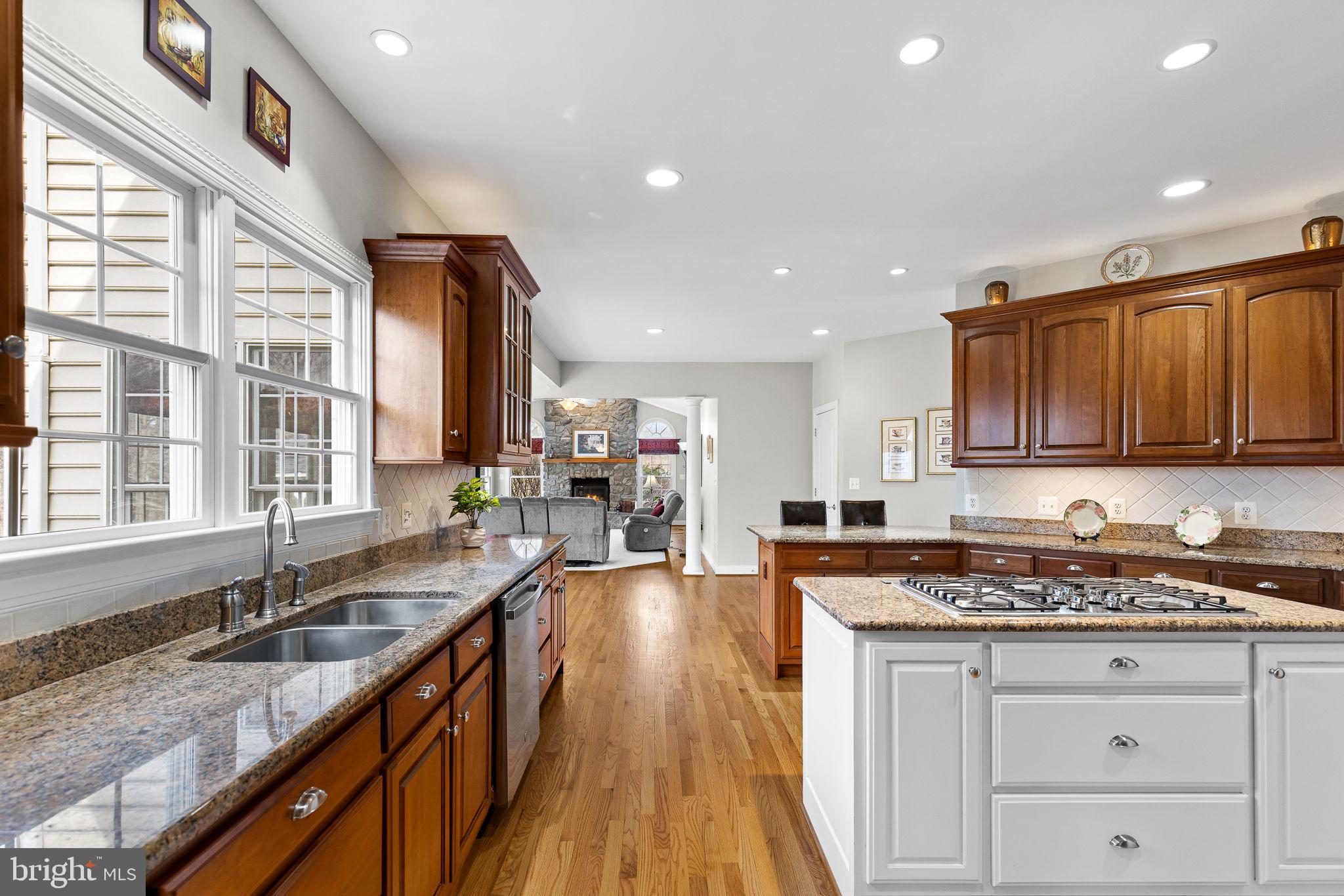 HUNTERS POND - Residential