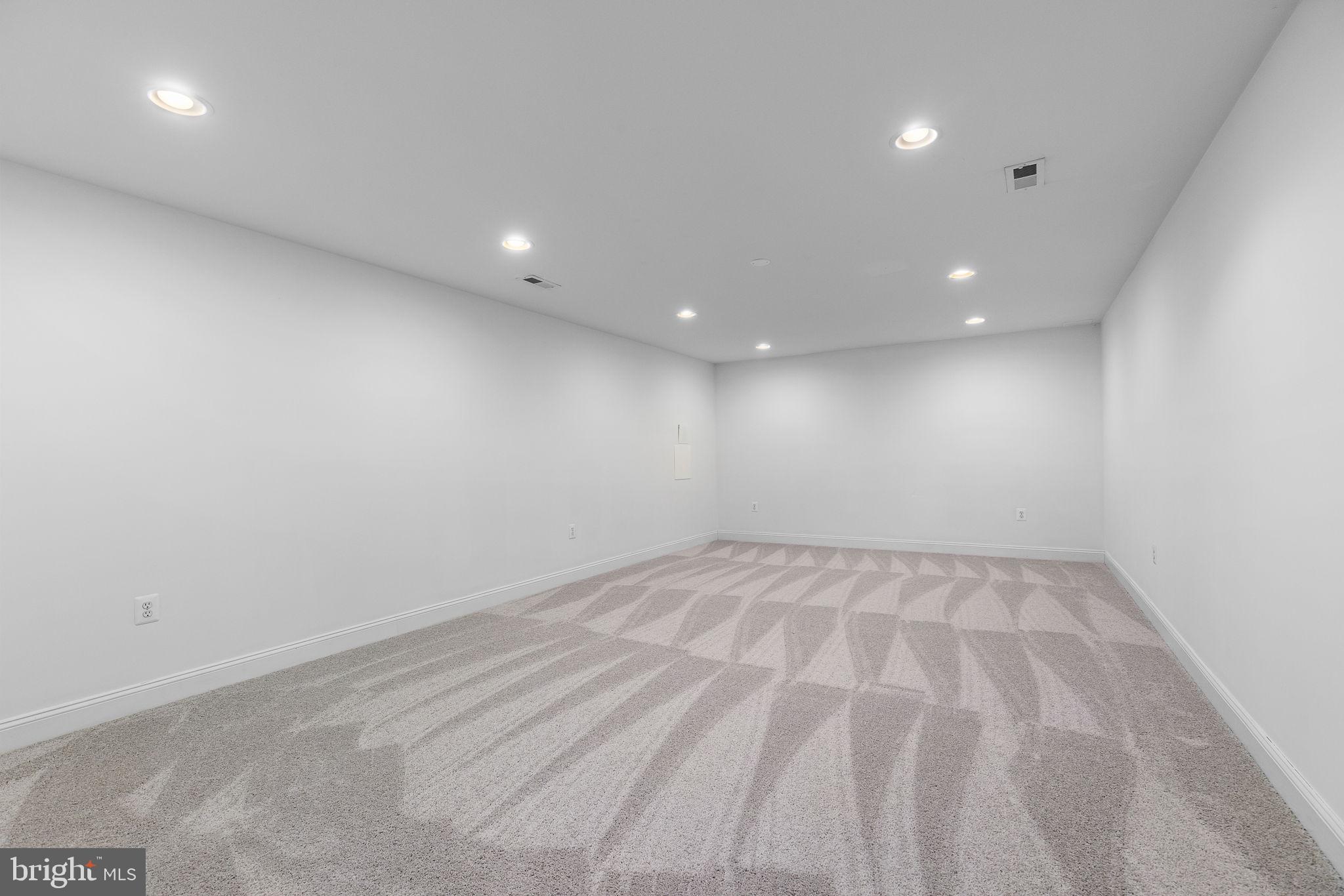 HUNTERS POND - Residential