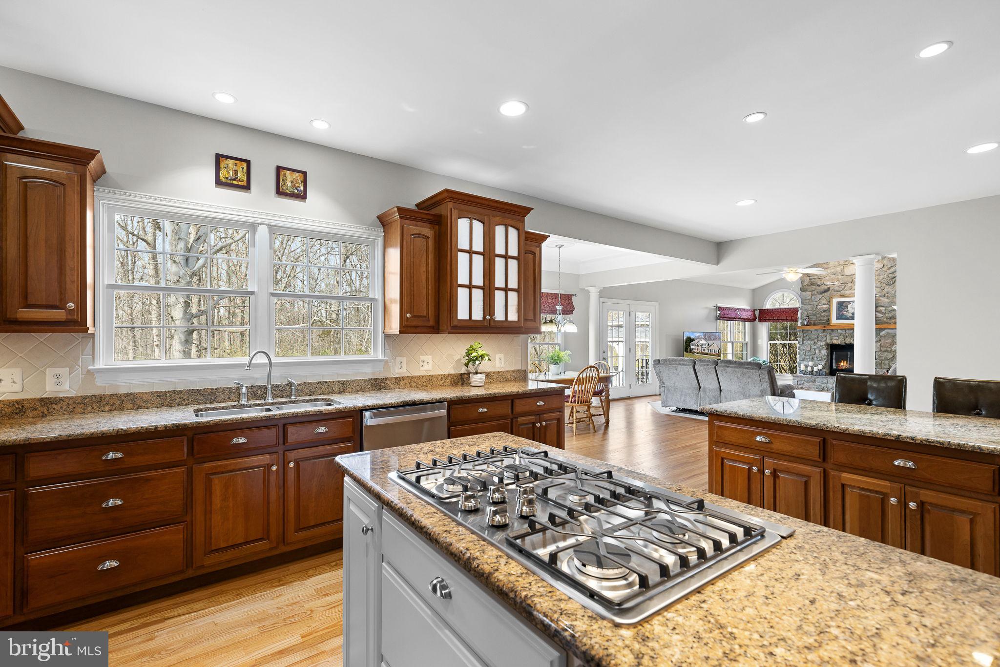 HUNTERS POND - Residential