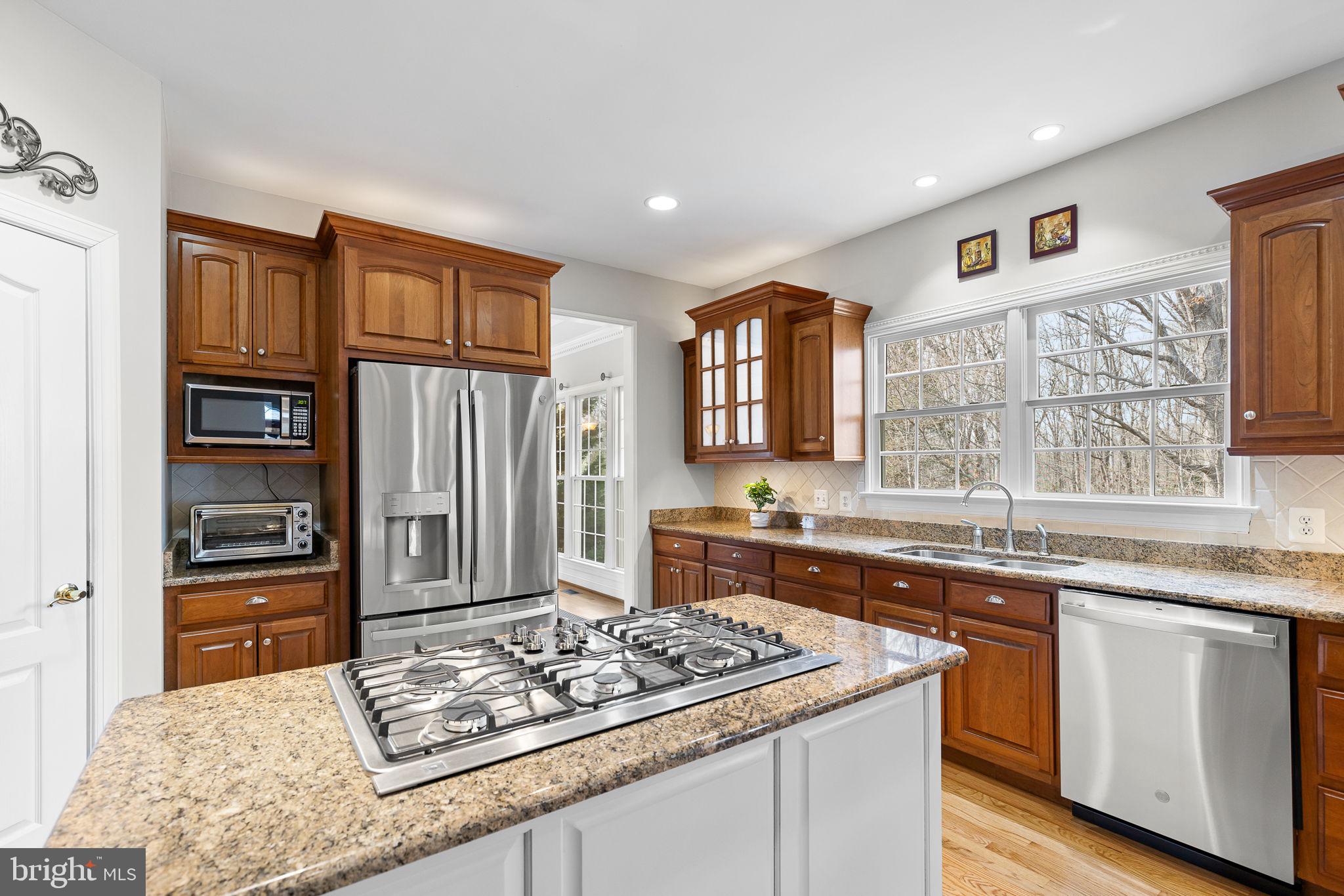 HUNTERS POND - Residential