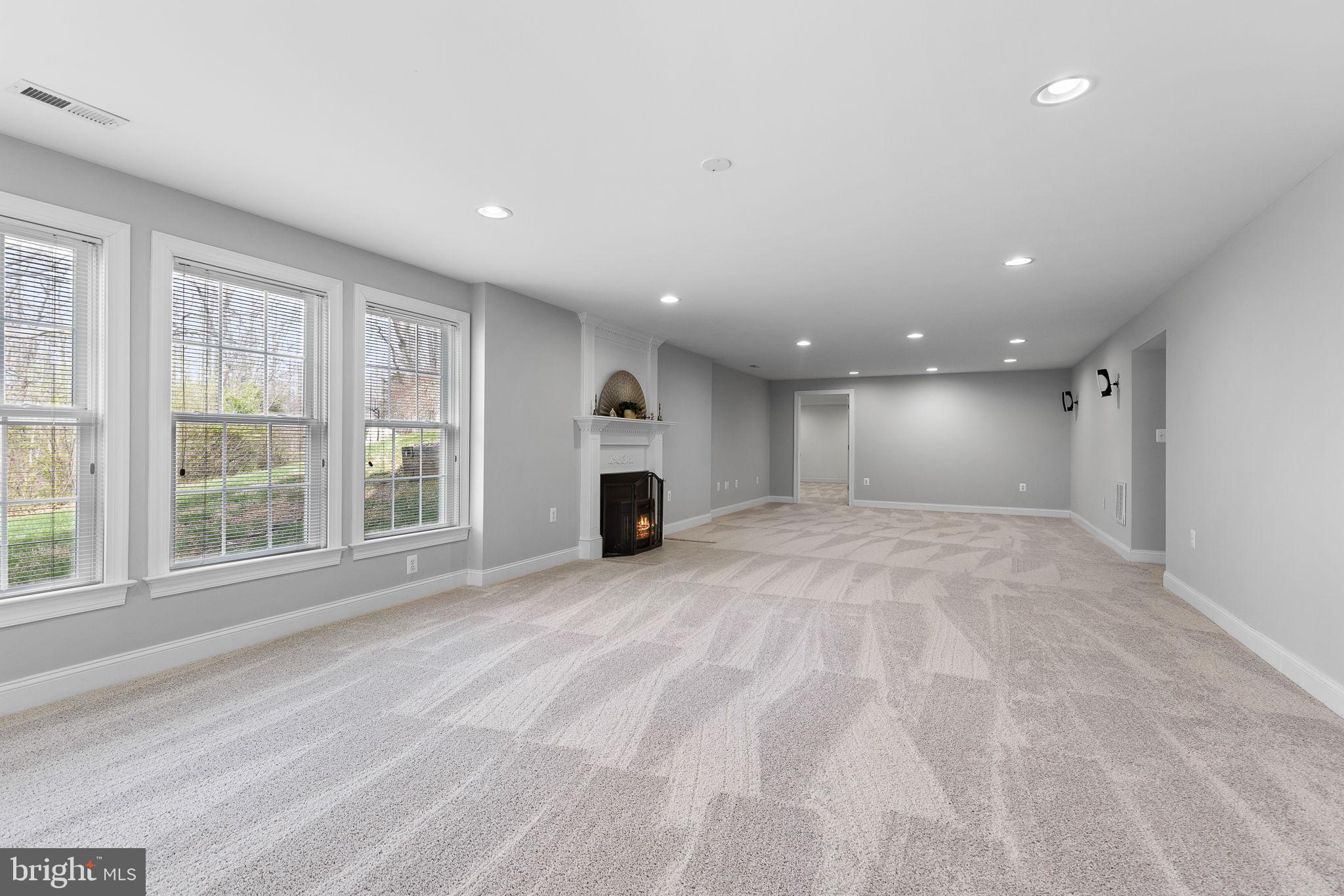 HUNTERS POND - Residential