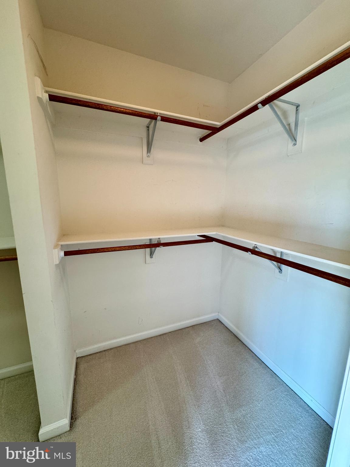 FALLSGROVE - Residential Lease