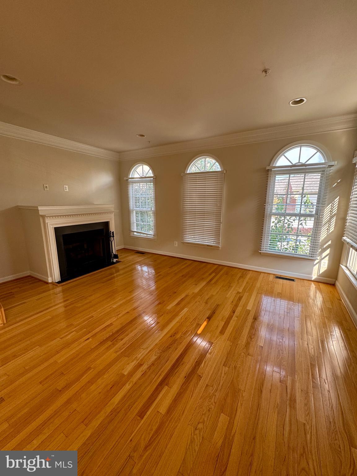 FALLSGROVE - Residential Lease