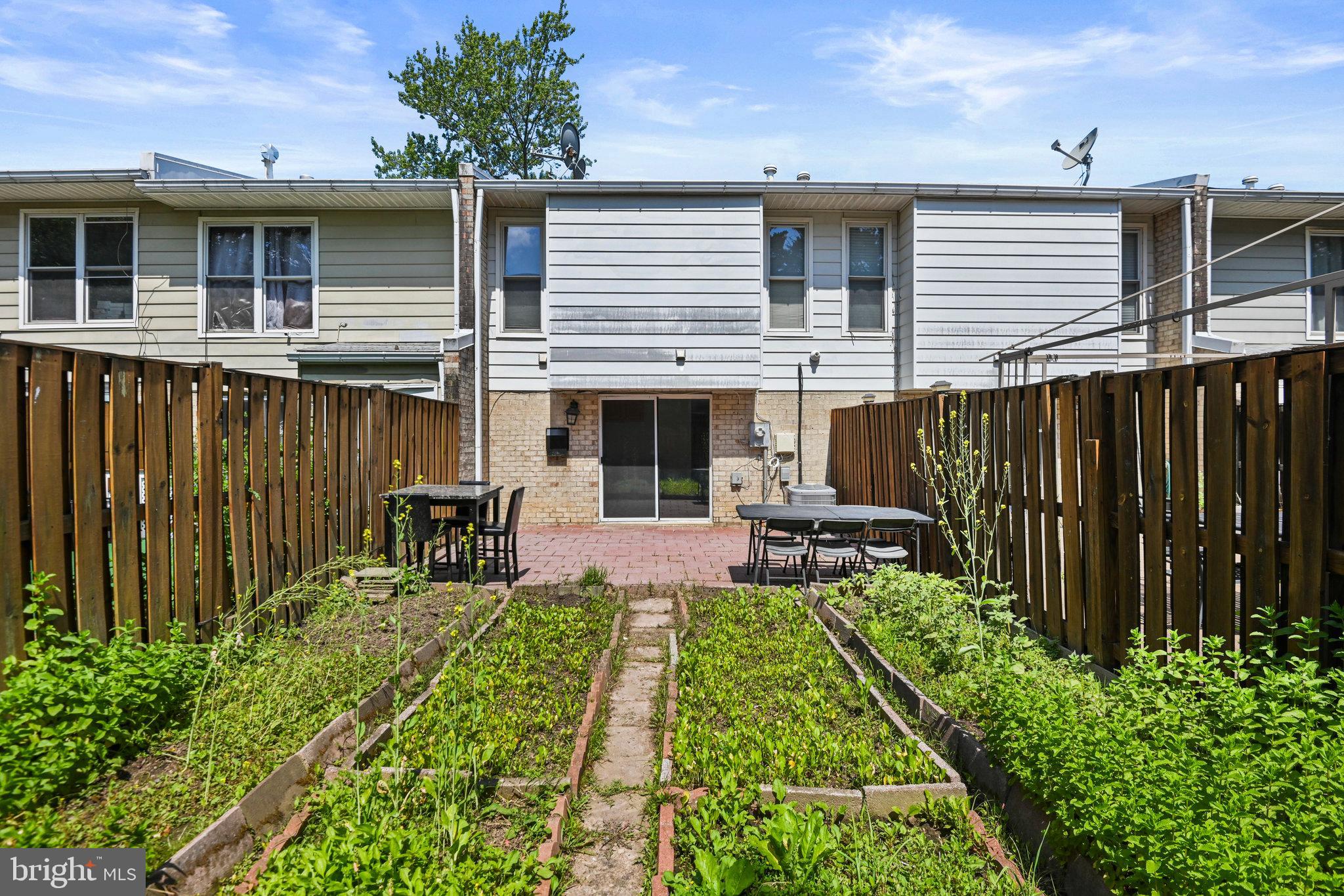 REFLECTION LAKE - Residential