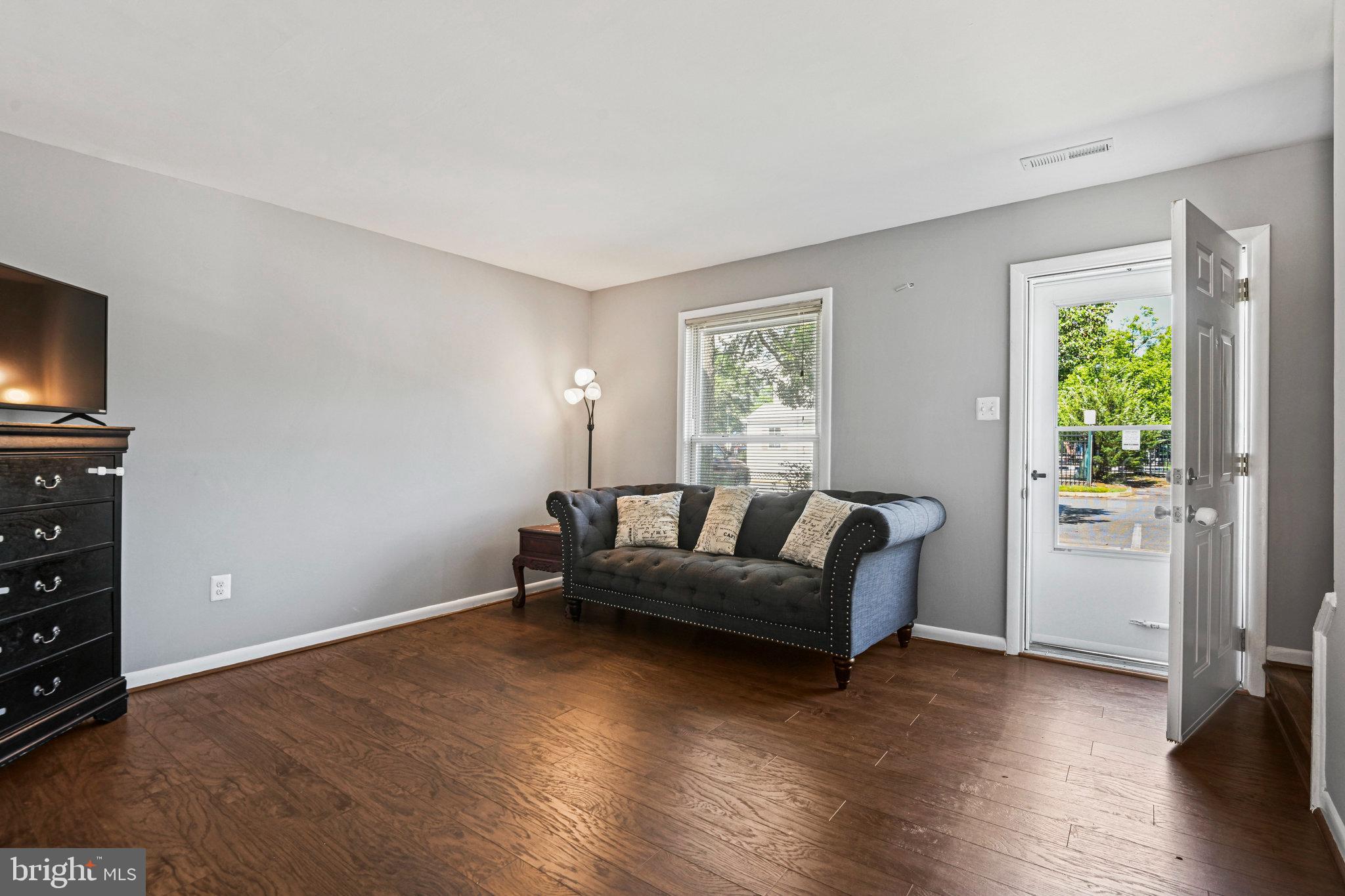 REFLECTION LAKE - Residential