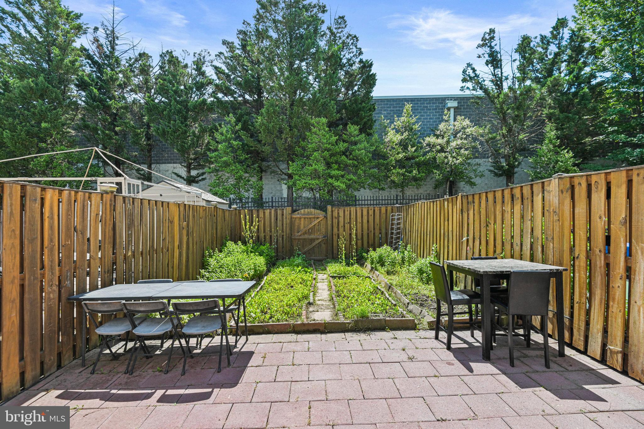 REFLECTION LAKE - Residential