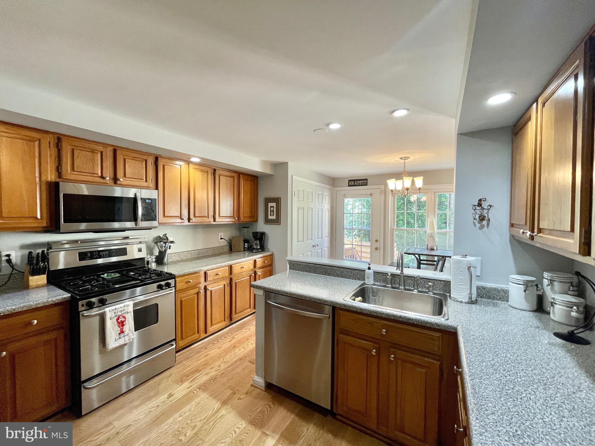 RESTON - Residential Lease