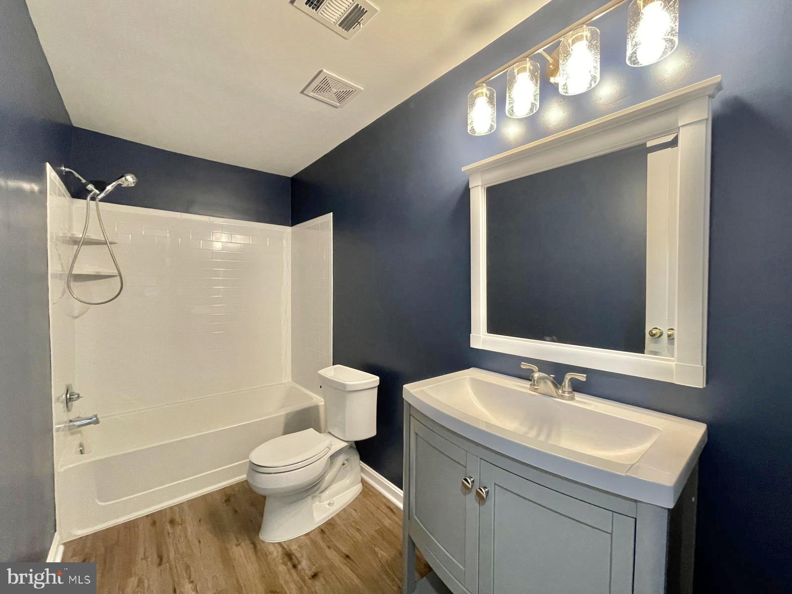 RESTON - Residential Lease