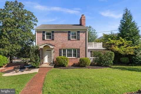 Homes For Sale - 5711 Wyngate Drive<br/> BETHESDA, MD 20817